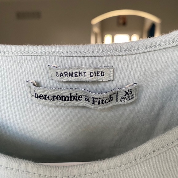 blouse - Picture 2 of 3